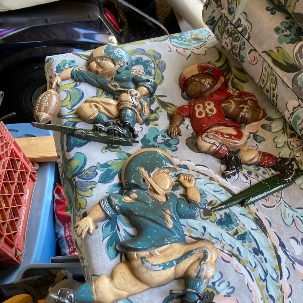 Football players wall decor